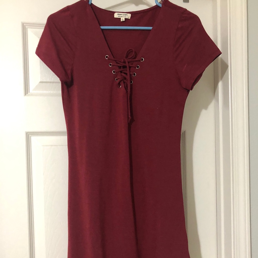 Fitted maroon dress